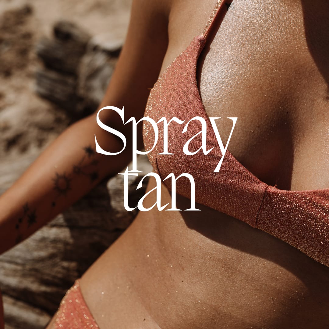 Peau hâlée mise en lumière après un Spray Tan